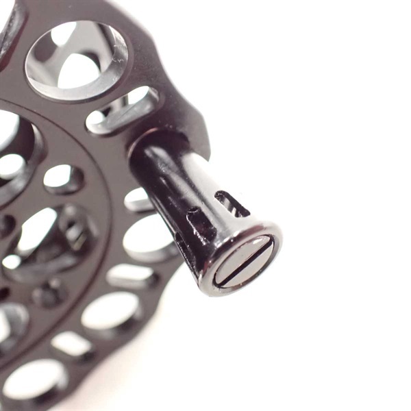 インヴィクタ クロダイ ＭＢリミテッド８５